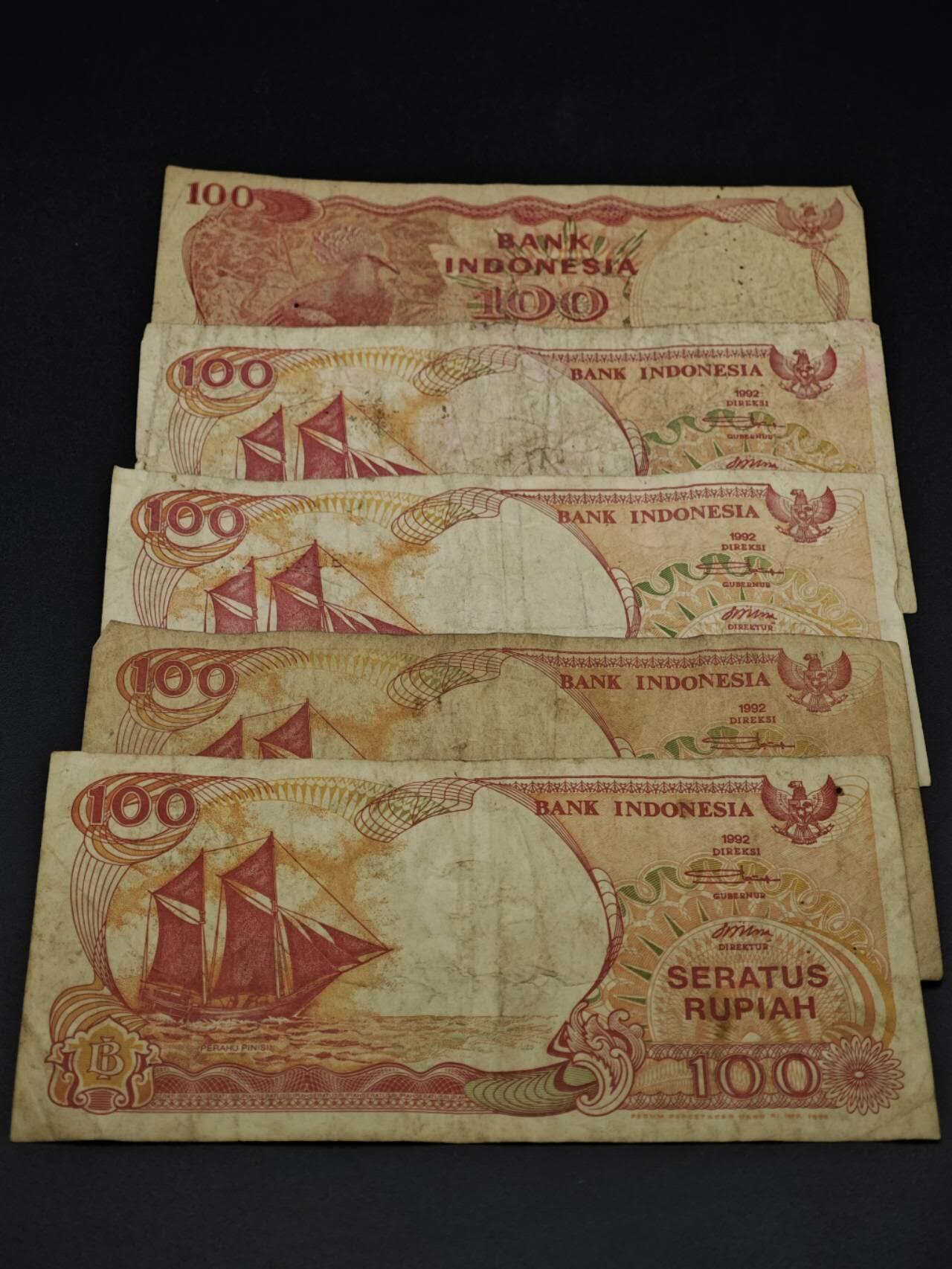 【淘币小摊】实时拍第八百五十四拍   无佣金福利纸币场   满百包邮可预留二周 每周一统一发货   印尼100卢比纸币5张【有折】