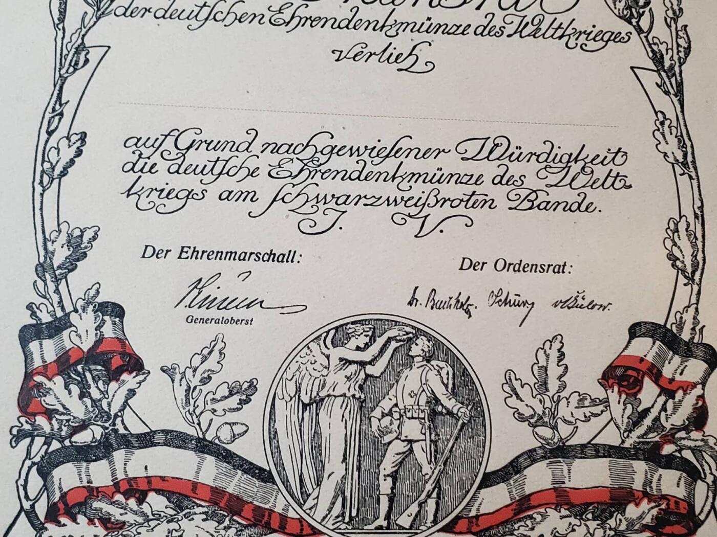 韵星假日拍卖第三十八期 -- Rimey Holidays Auction 38 魏玛德国为祖国服务奖章大证书 最出名的魏玛奖章之一 证书设计很好看 带有战斗天使和奖章图片 背后带有备注 少见