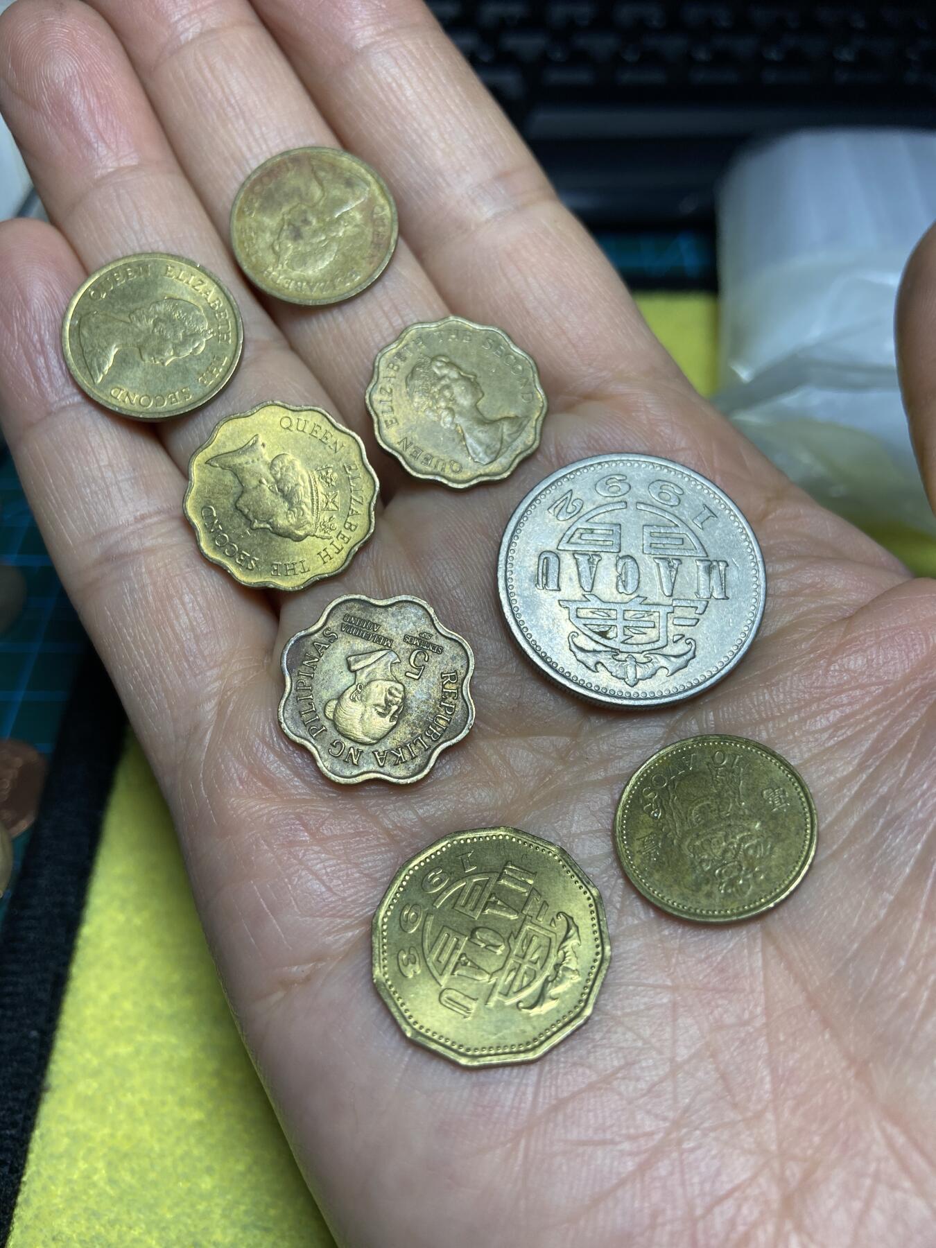 2026年第十五场(总第一百八十四场）外国好品散币场(免佣金) 散币8枚：香港1982年84年1毫，80年90年2毫，1992年1元，1993年2毫，2010年1毫，菲律宾🇵🇭5分