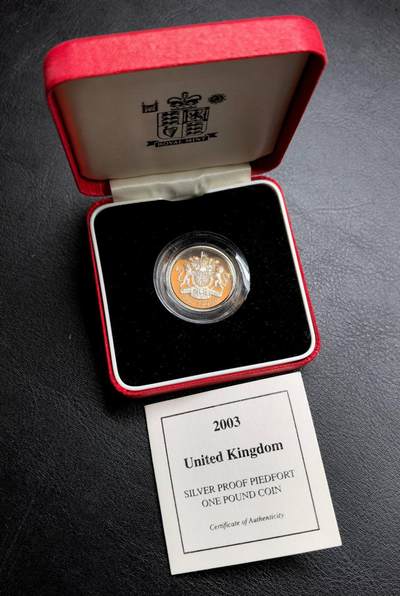 凡希社世界钱币微拍第三百十九期 - 2003英国加厚银镑原厂盒证全品，19g，925银。