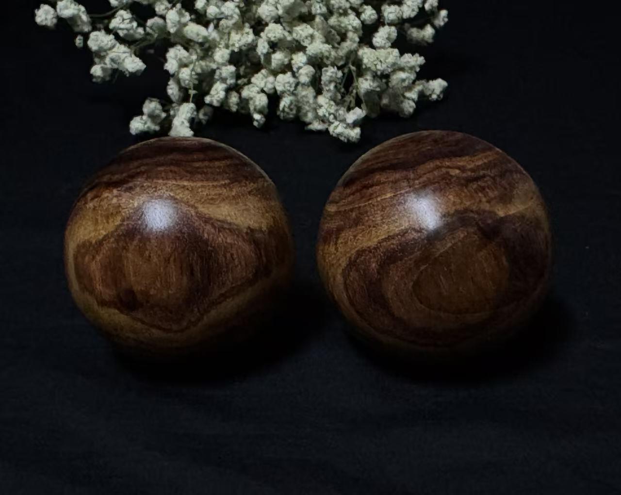 零元拍：  对眼海南黄花梨大手球一对，尺寸：45MM