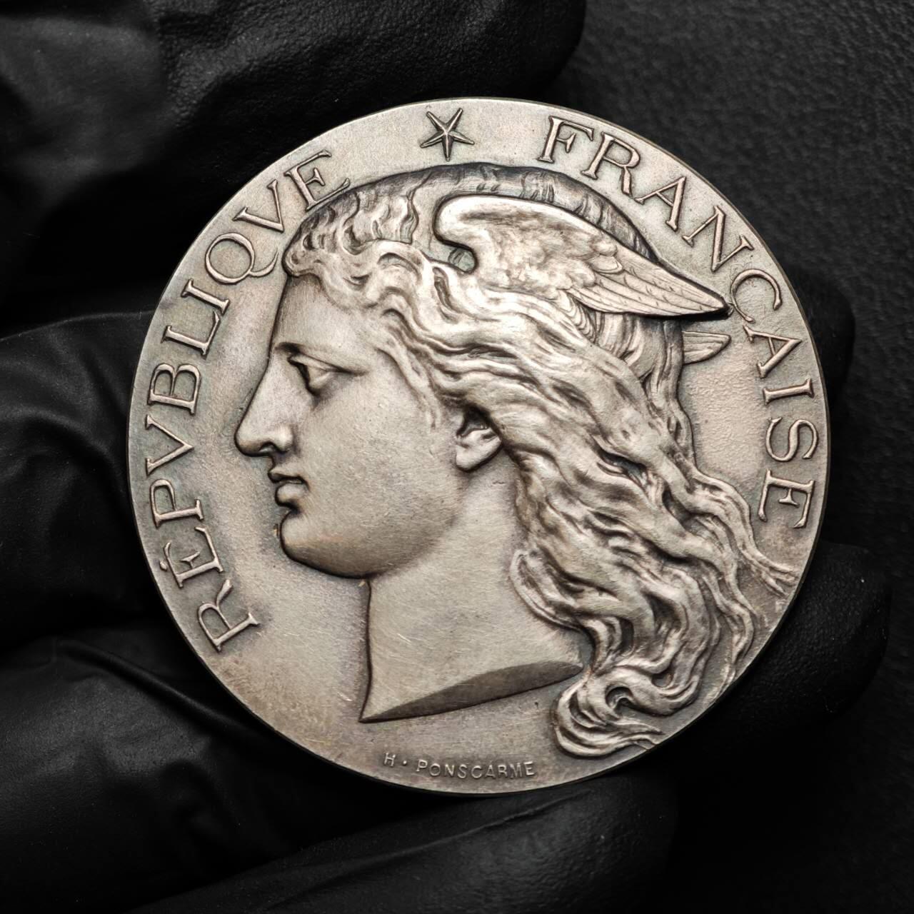 金瓯小拍第三期 古今币章 银价专场 法国农业部大银章1896年 重64克直径50mm 边铭丰饶角ARGENT 带原盒无法关闭