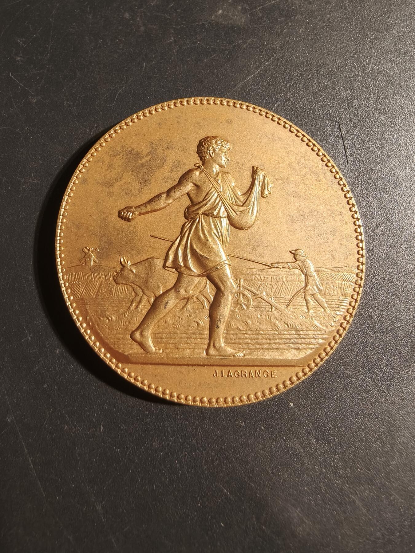 老王徽章第179期 法国鲁昂市园艺和农业协会镀金大银章     原盒     播种者    800银镀金    直径45mm     重量45.3g