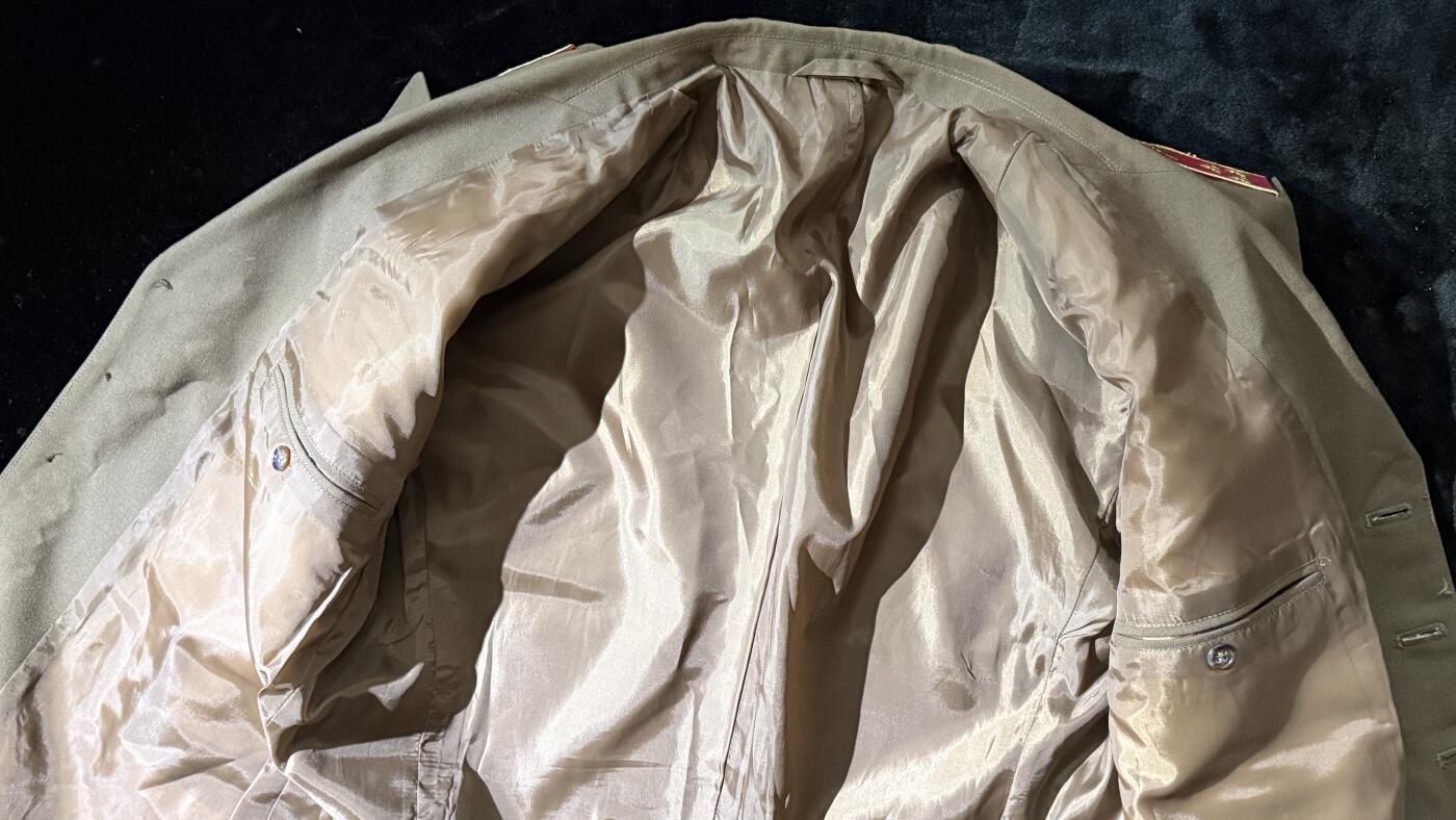 戎马世界章牌大赏第110期 匈牙利工兵上尉军服一套，含领带，常服，衬衫，外裤