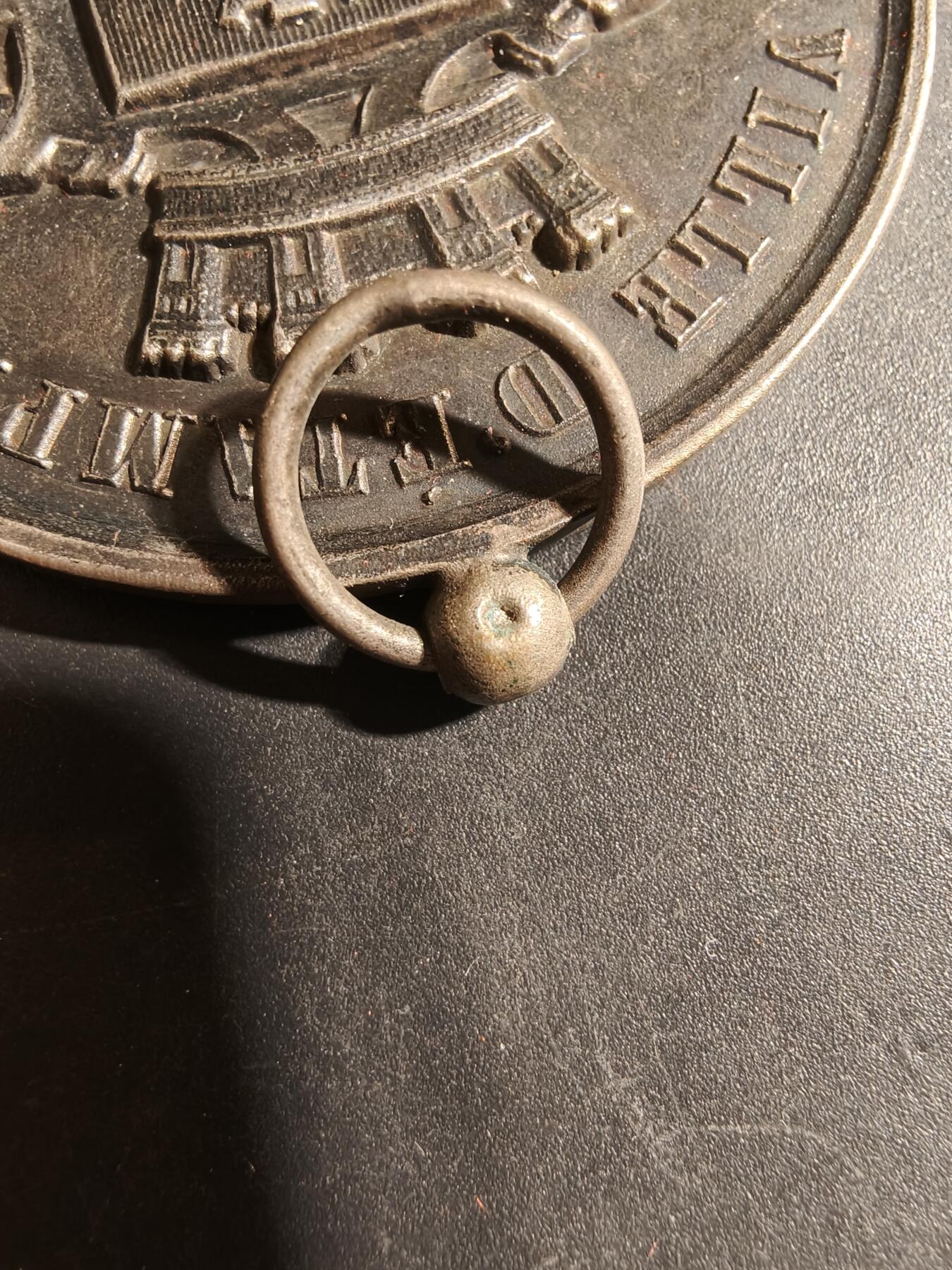 老王徽章第179期 法国1885年埃唐普市大型音乐竞赛银奖章    野猪头银标   直径57mm    重量57.3g      带盒子