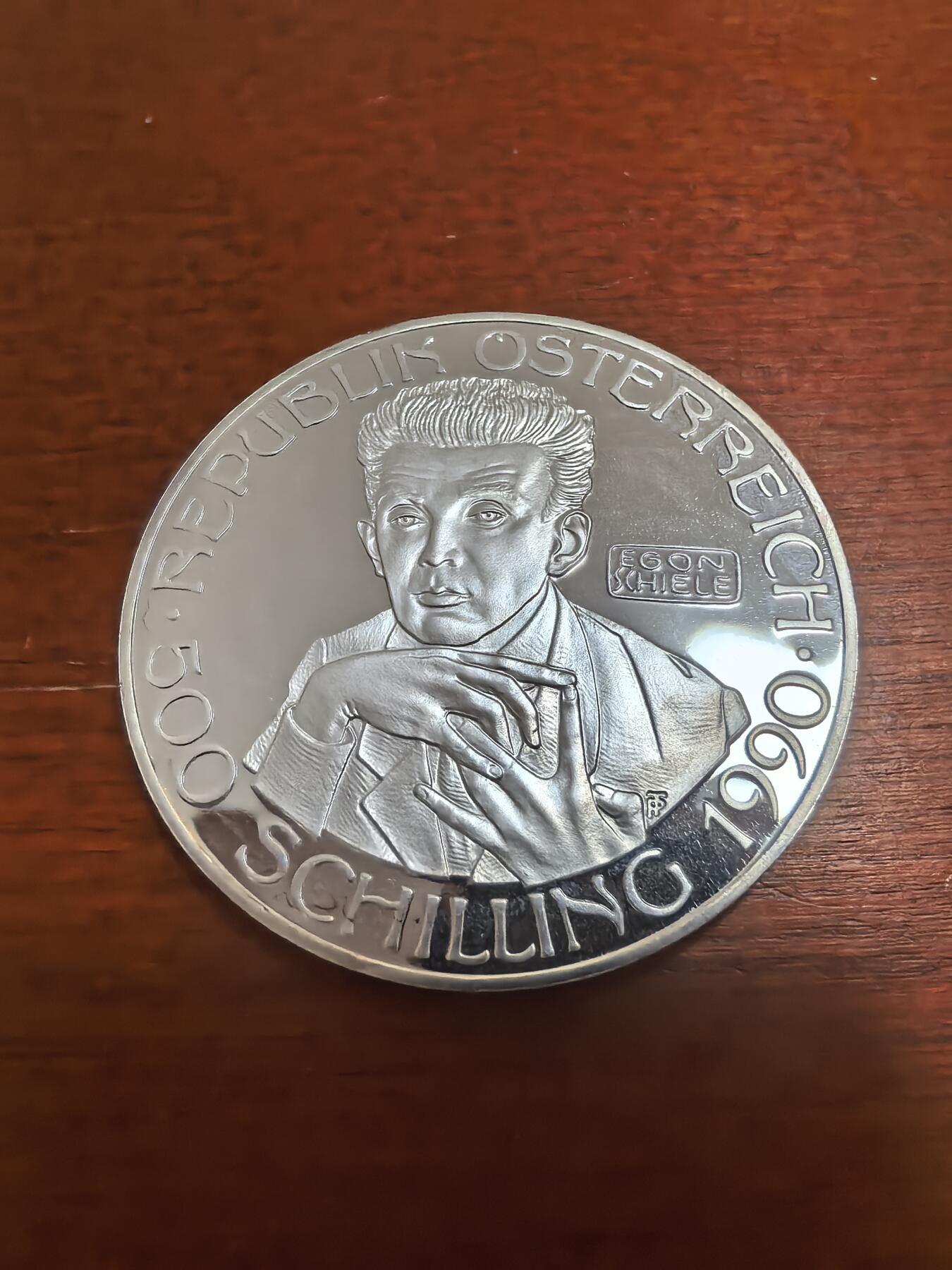 长老汇蛇年精选第九十五场拍卖 1990奥地利表现主义画家埃贡·席勒《母亲和两个孩子》500先令精制银币，24克925银