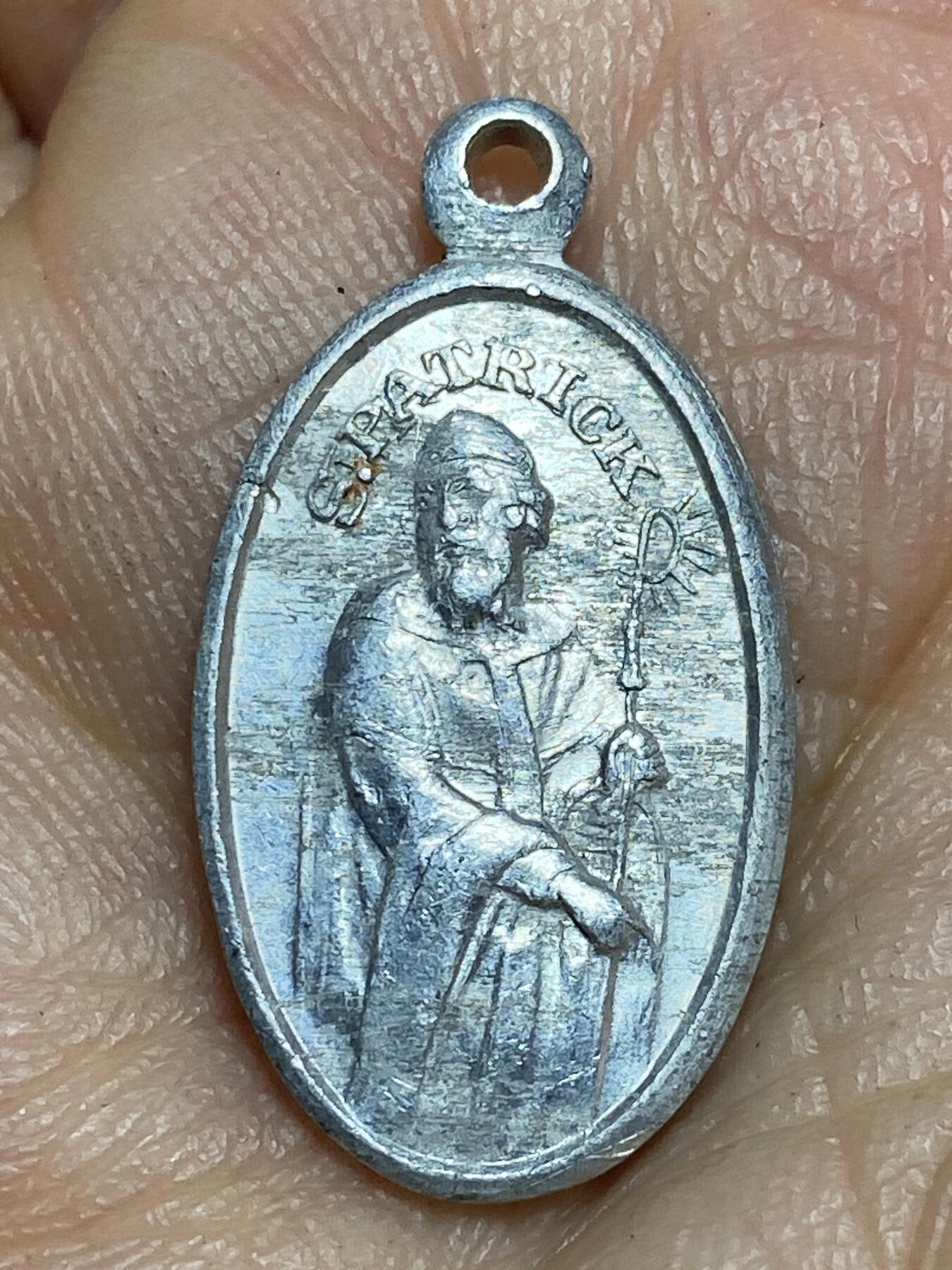 2026年第十五场(总第一百八十四场）外国好品散币场(免佣金) 意大利制–圣布里吉特和圣帕特里克双圣牌