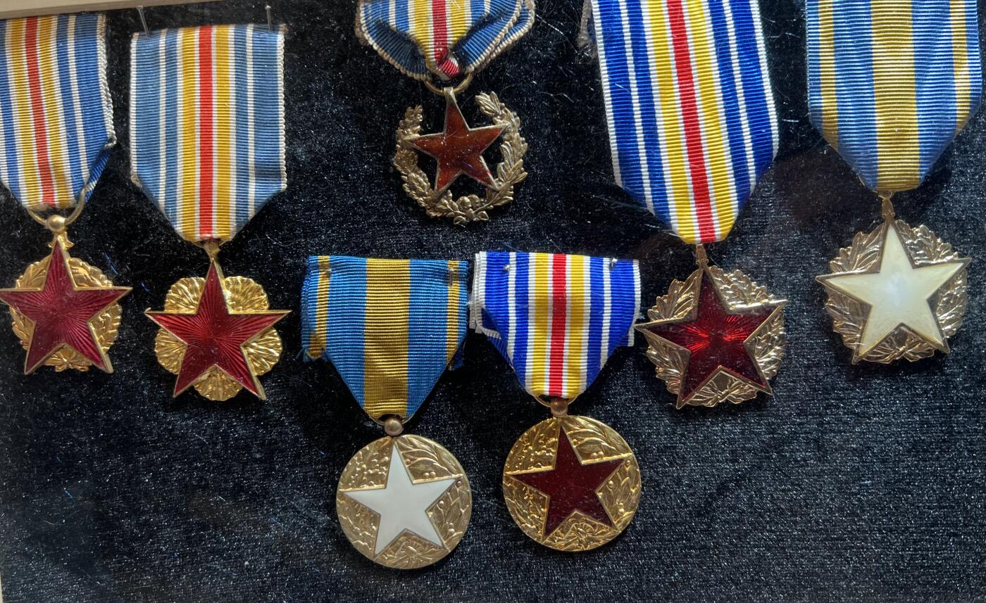 大猫徽章拍卖 第287期 法国战争伤害奖章，办法给战事受伤的军人及平民，大全套。1916年颁发至一战到二战及近代。