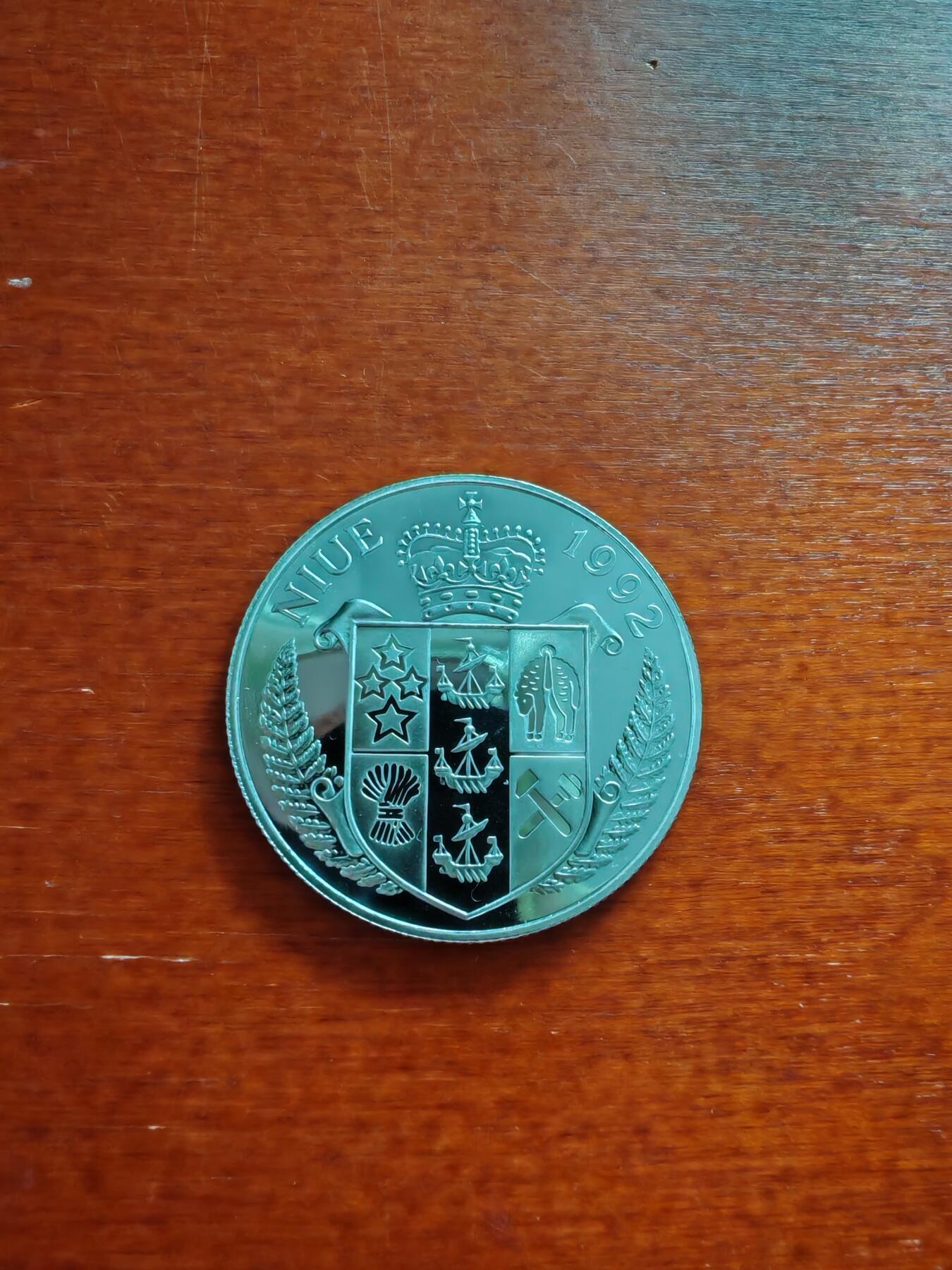 长老汇蛇年精选第九十五场拍卖 1992纽埃皇家邦迪号5元精制银币，10克500银，1.5万枚