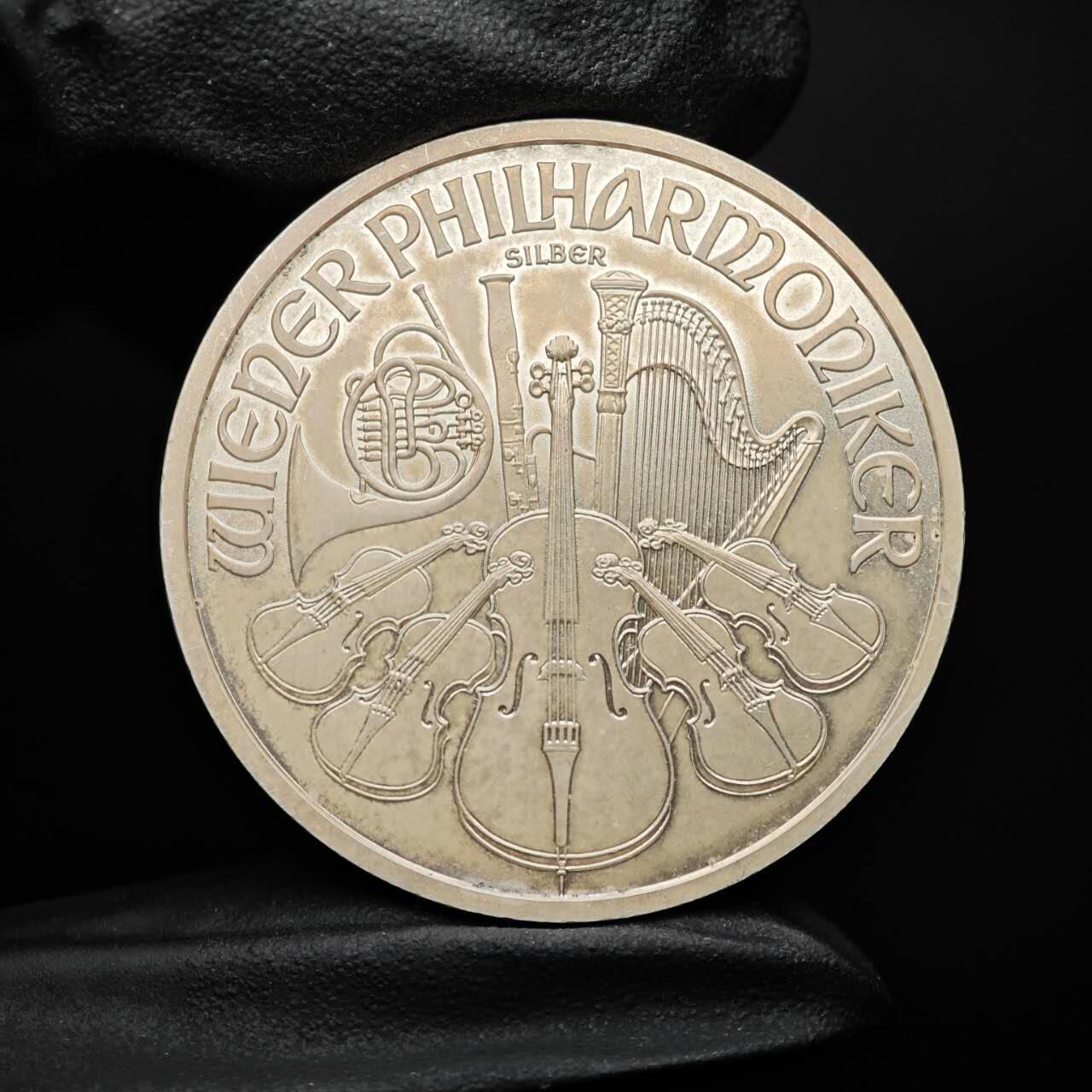 金瓯小拍第三期 古今币章 银价专场 奥地利爱乐银币2013年 重31.1克直径37mm 品相一般 通体白雾