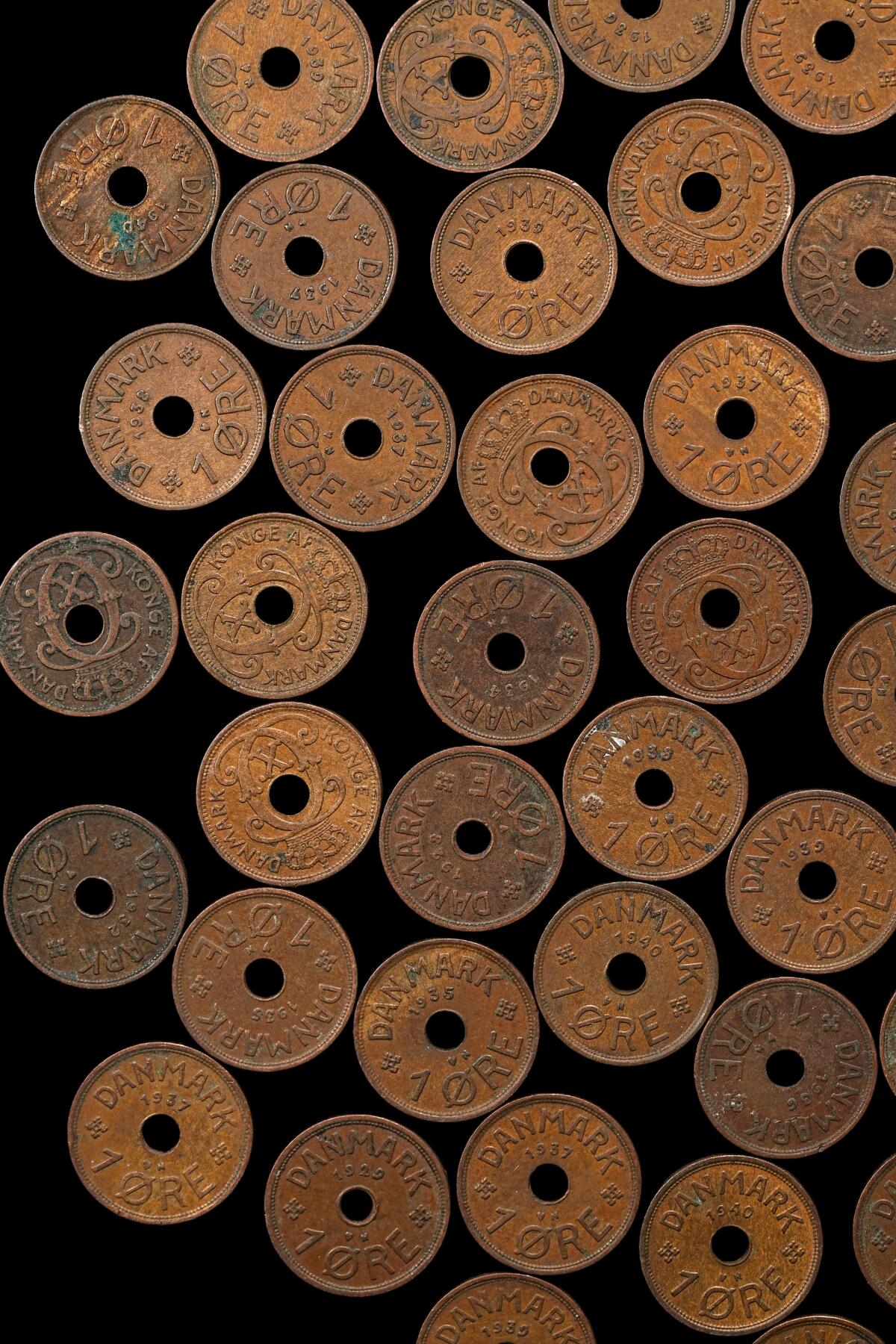 修遠堂世界钱币第102期 丹麦中孔1欧尔铜币50枚，1927-1940年，个别不平整或锈蚀