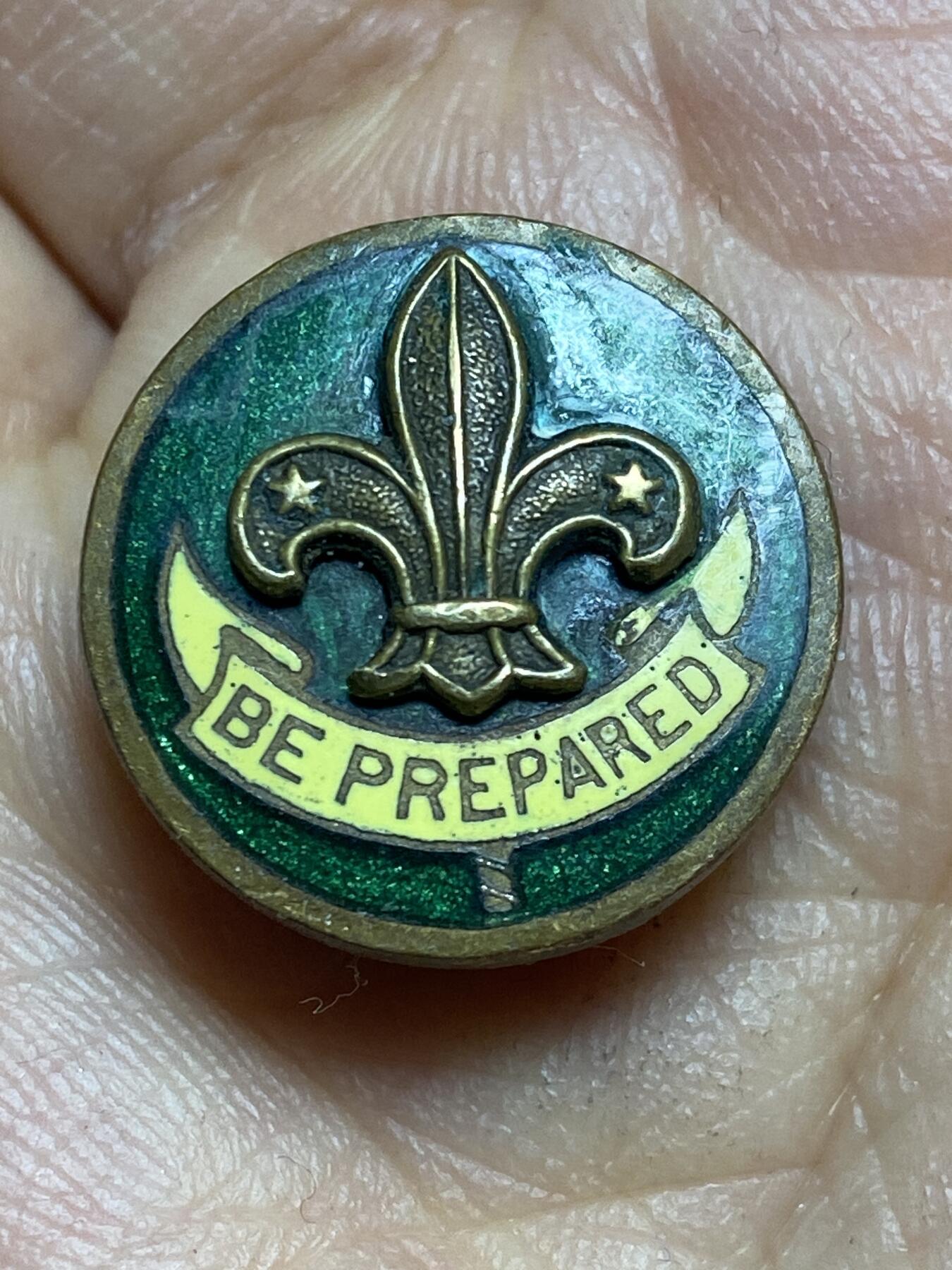 2026年第十五场(总第一百八十四场）外国好品散币场(免佣金) 英国🇬🇧约1930–1960年世界童子军胸针(座右铭:时刻准备着)