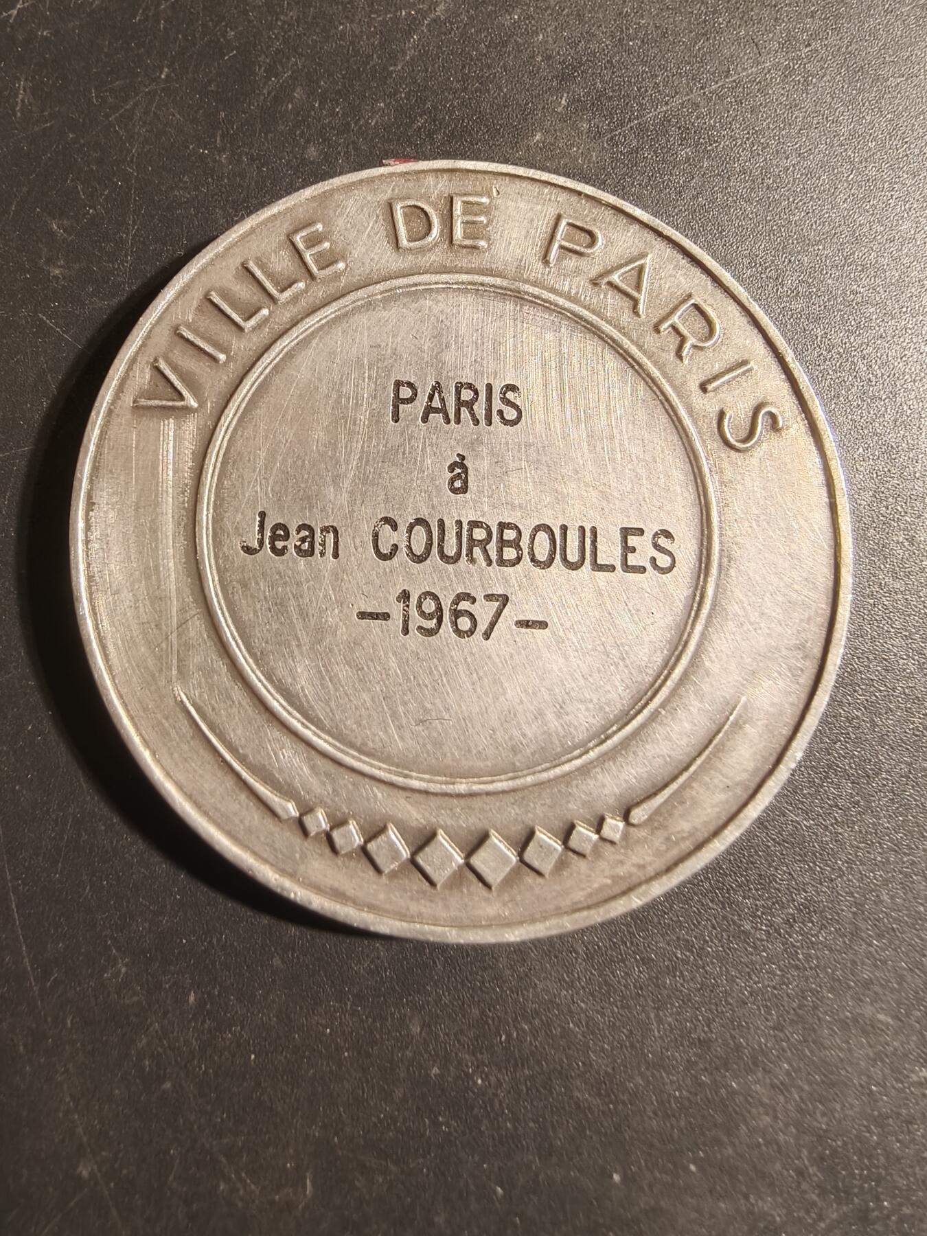 老王徽章第179期 法国巴黎市大银章      原盒    950银    1967年实授    直径50mm    重量61.5g
