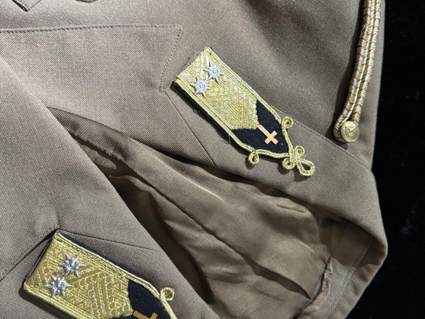 戎马世界章牌大赏第110期 匈牙利牧师中校常服，罕见军种