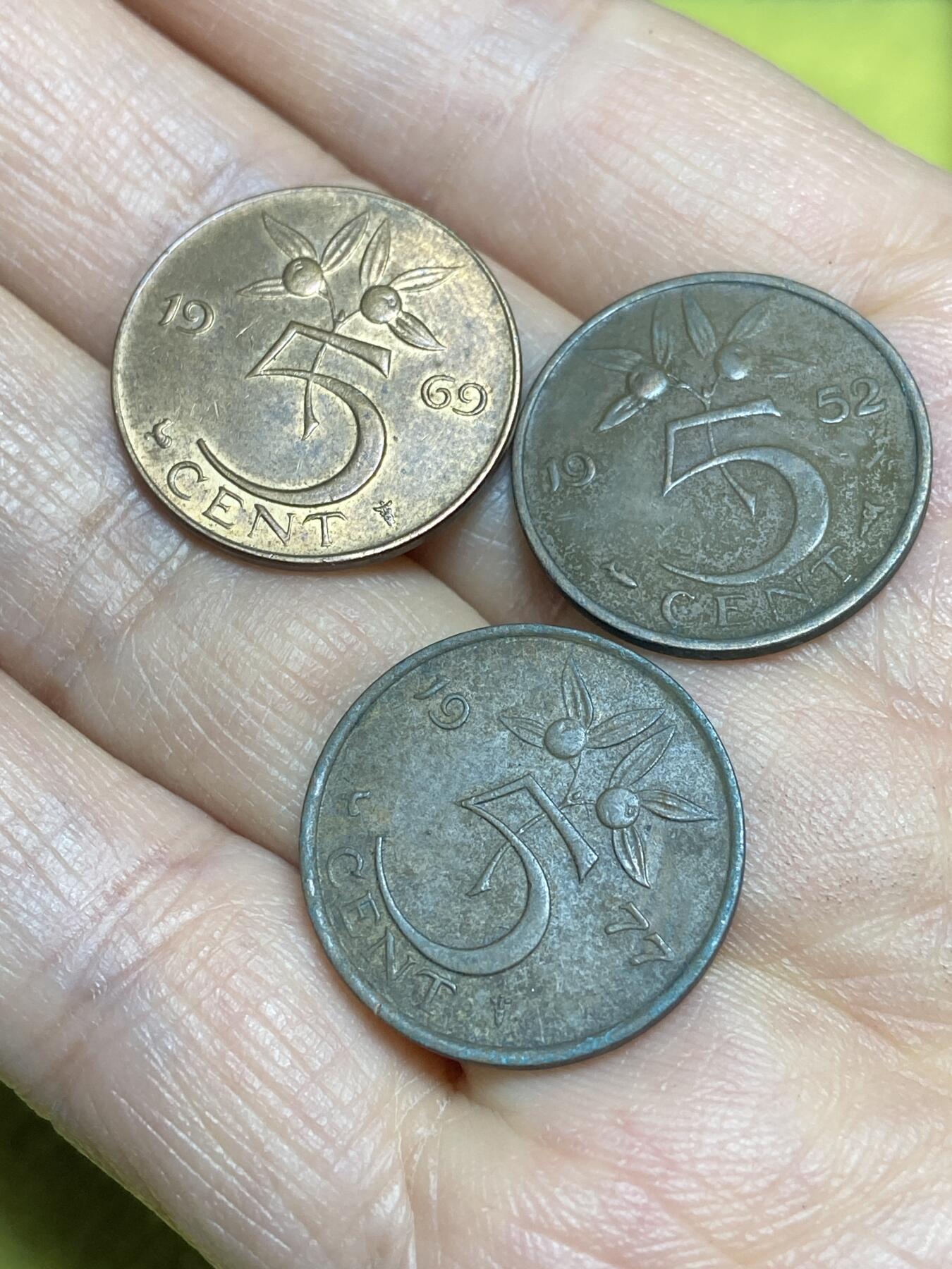 2026年第十五场(总第一百八十四场）外国好品散币场(免佣金) 荷兰🇳🇱5分3枚：1969年52年77年(朱丽安娜女王，鱼标和鸡标两个版)