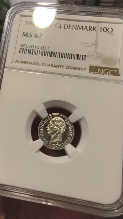 修遠堂世界钱币第102期 NGC MS67 1910年丹麦10欧尔银币 顶级品相，币面有类镜面感