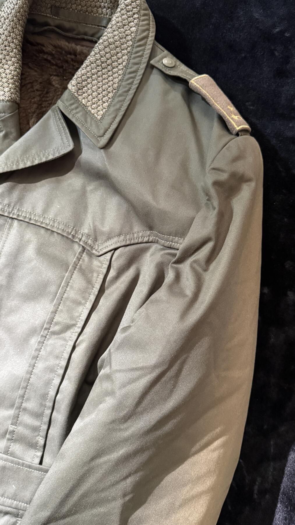 戎马世界章牌大赏第110期 匈牙利陆军上尉大衣