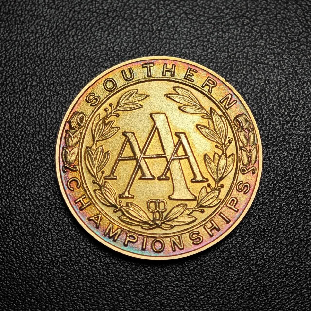 金瓯小拍第三期 古今币章 银价专场 英国南部马拉松冠军镀金银章1957年 重19.1克直径31.8mm 极佳好品带五彩环彩