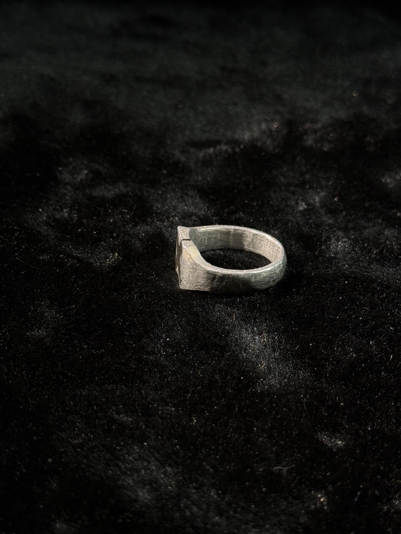 戎马世界章牌大赏第110期 芬兰 战时海岸炮兵战壕艺术戒指 飞机铝材手工制作