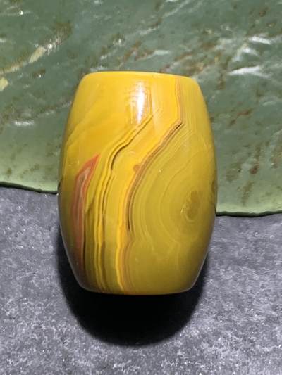 精美鸡油黄拉丝料战国红玛瑙桶珠一颗 - 精美鸡油黄拉丝料战国红玛瑙桶珠一颗