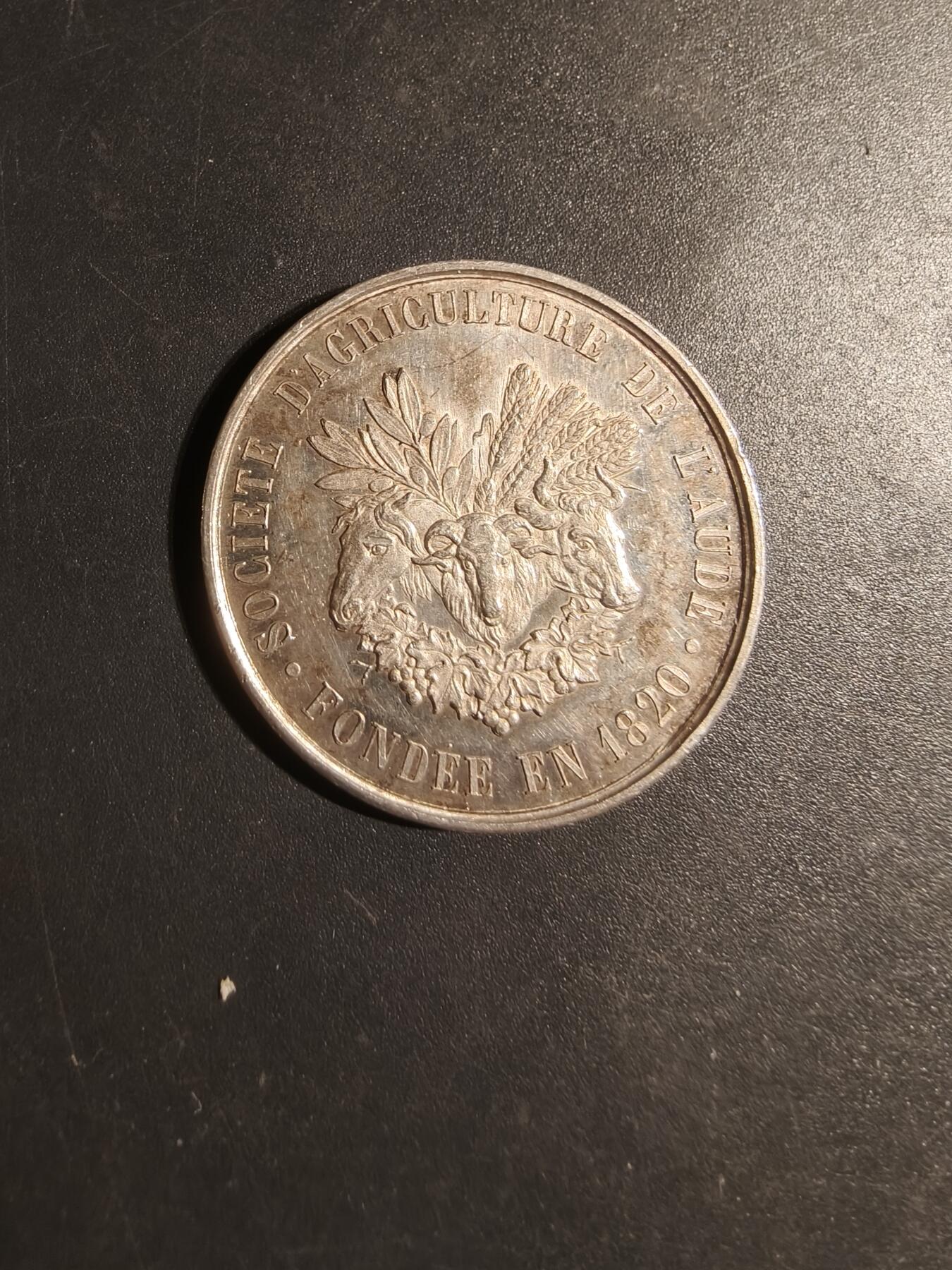 老王徽章第179期 法国奥德省农业协会大银章    950银    直径31mm    重量12.6g