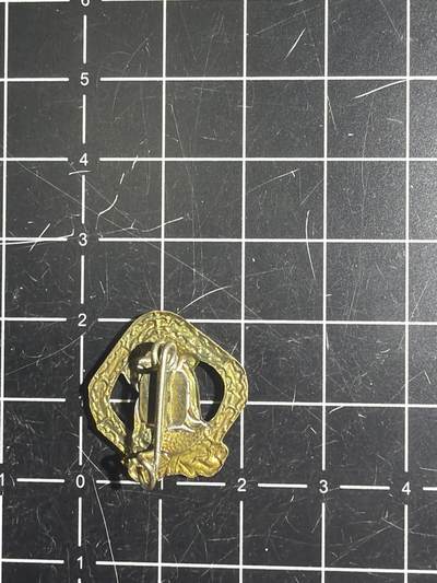 古冰库章牌勋赏收藏0起拍卖 东德DDR体能迷你证章