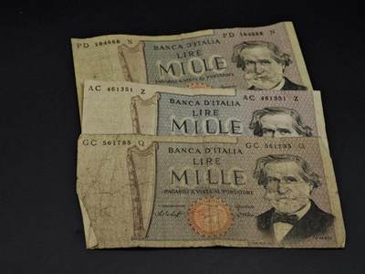 【淘币小摊】实时拍第八百五十四拍   无佣金福利纸币场   满百包邮可预留二周 每周一统一发货   - 意大利1000里拉纸币3张【有折】
