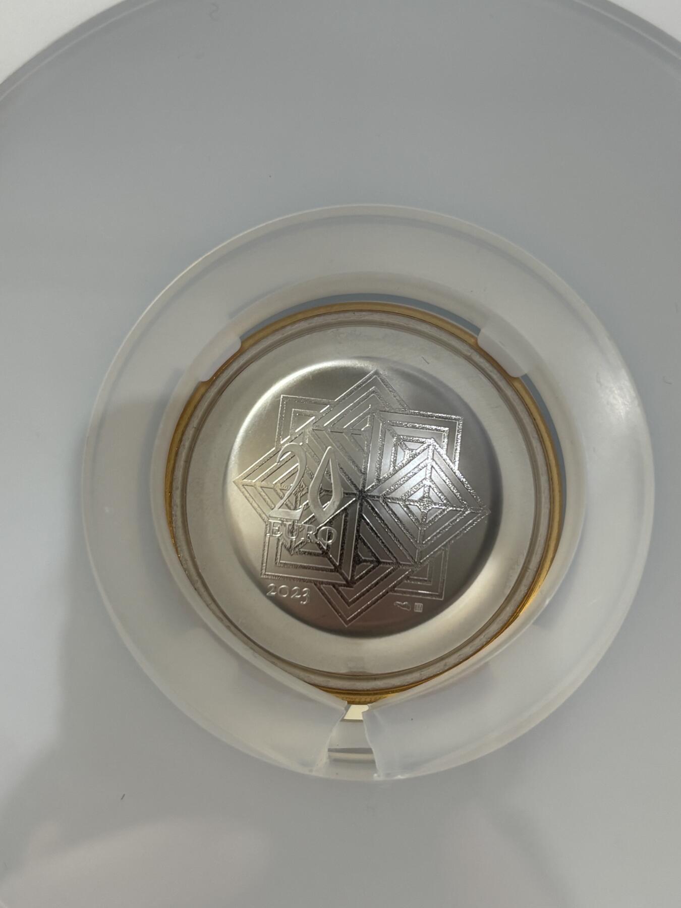 第189期拍卖 获奖法国2023年法兰西瑰宝甜点马卡龙小圆饼形银币NGC-PF69无盒无证书，获克劳斯2024年度最佳创意币大奖，999银，1盎司，发行5000枚