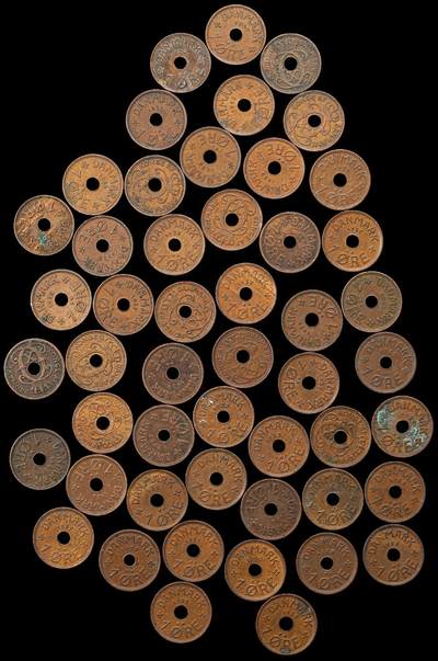 修遠堂世界钱币第102期 - 丹麦中孔1欧尔铜币50枚，1927-1940年，个别不平整或锈蚀