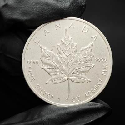 金瓯小拍第三期 古今币章 银价专场 - 加拿大枫叶银币2008年 重31.3克直径38mm 品相一般 磨砂处理+划痕