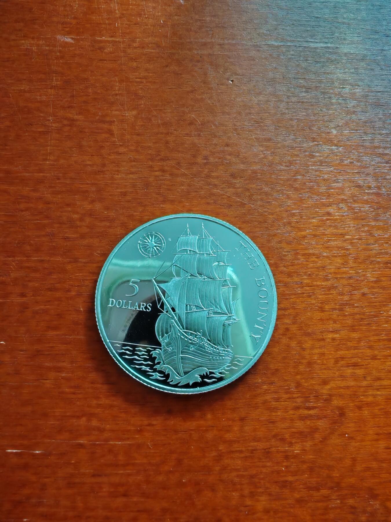 长老汇蛇年精选第九十五场拍卖 1992纽埃皇家邦迪号5元精制银币，10克500银，1.5万枚