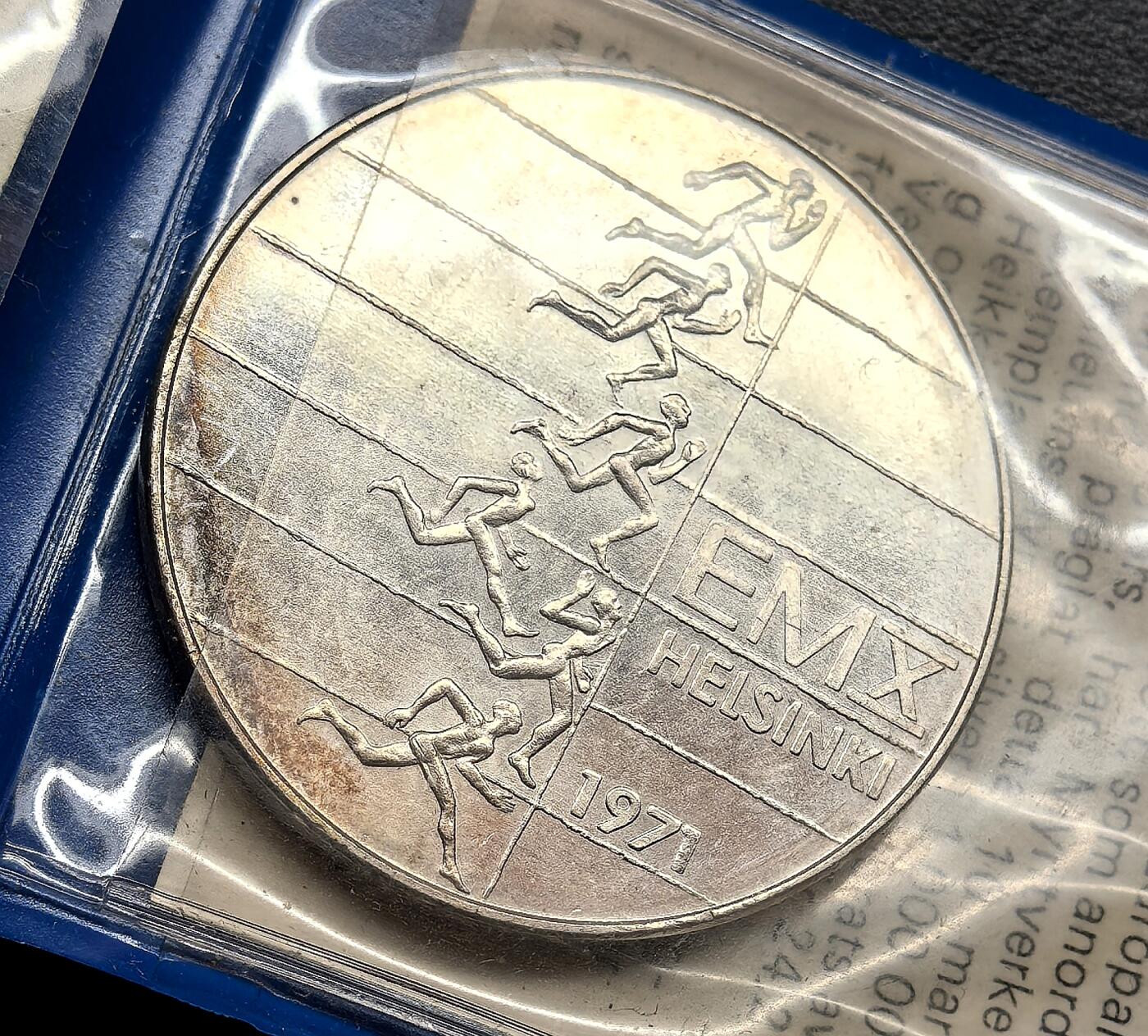 凡希社世界钱币微拍第三百十九期 意大利芬兰银币两枚一组原厂包装