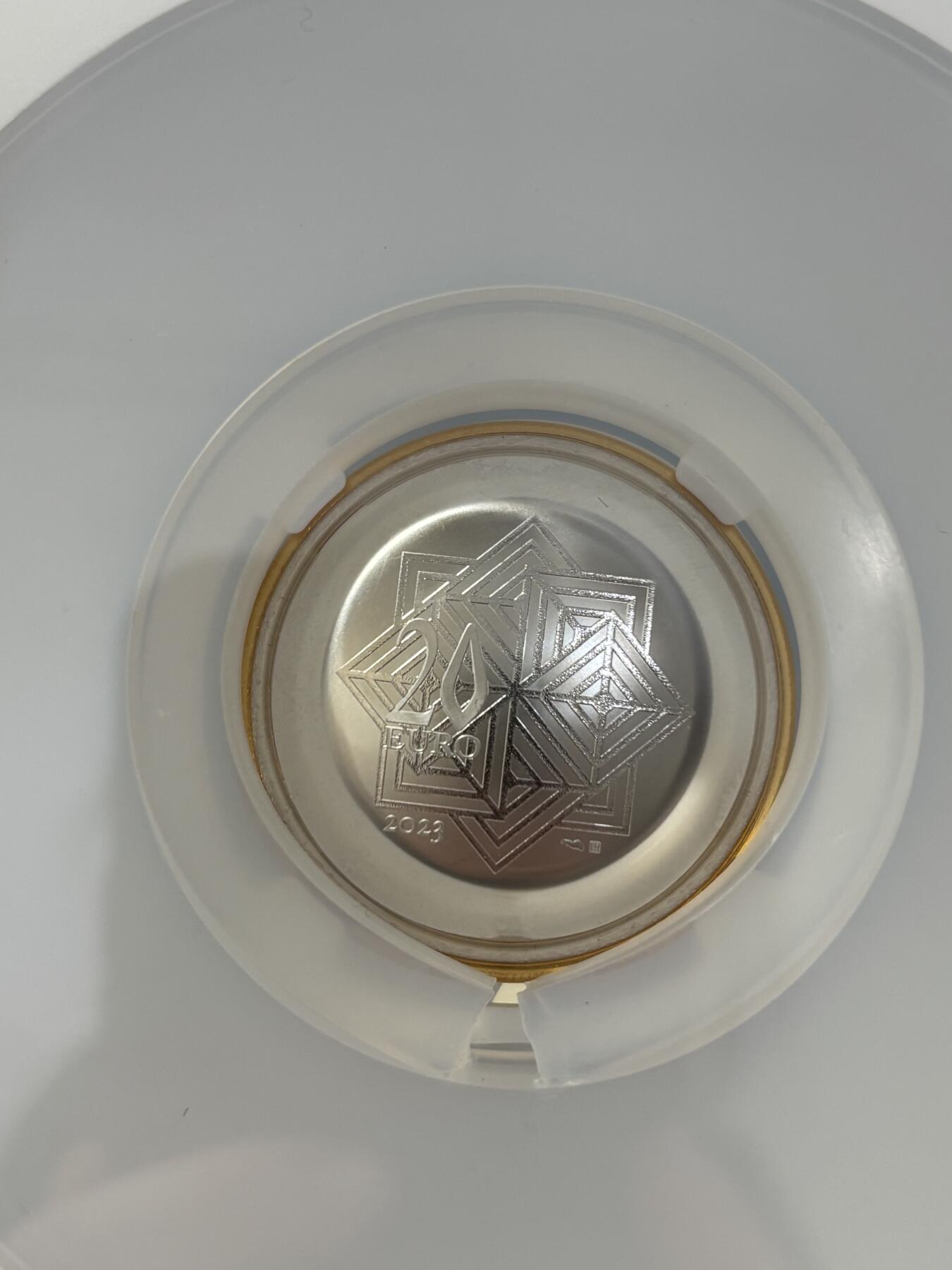 第189期拍卖 获奖法国2023年法兰西瑰宝甜点马卡龙小圆饼形银币NGC-PF69无盒无证书，获克劳斯2024年度最佳创意币大奖，999银，1盎司，发行5000枚