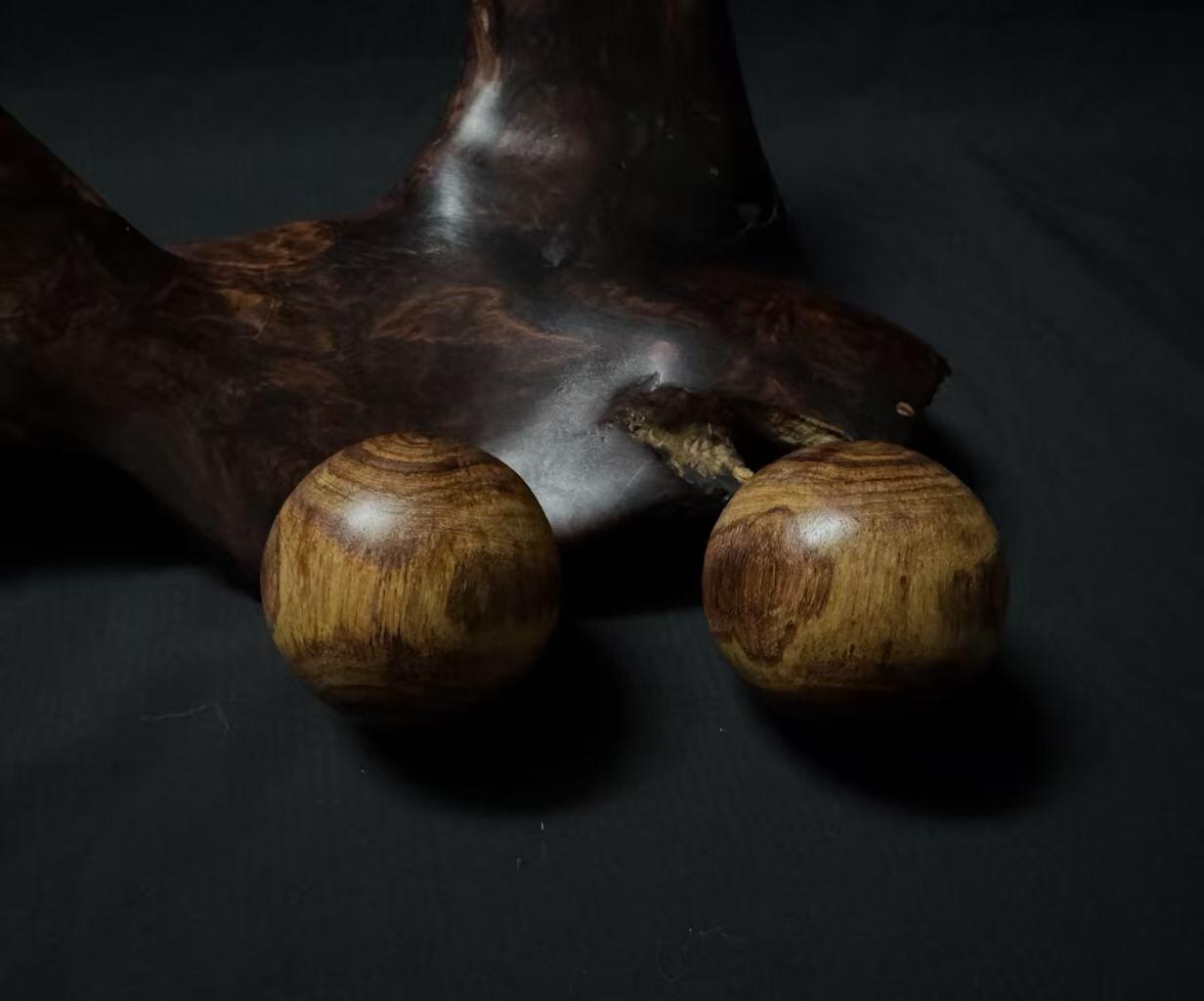 零元拍：  对眼海南黄花梨大手球一对，尺寸：45MM