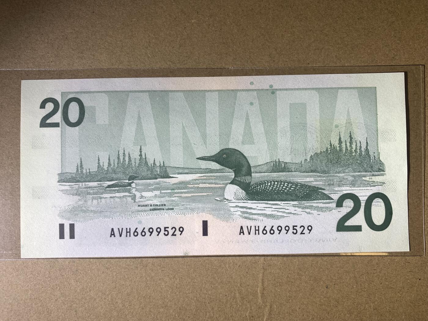 【礼羽收藏】🌏世界钱币拍卖第122期 【AVH6699529】全新UNC 加拿大20加元纸币 女王钞 无47尾9