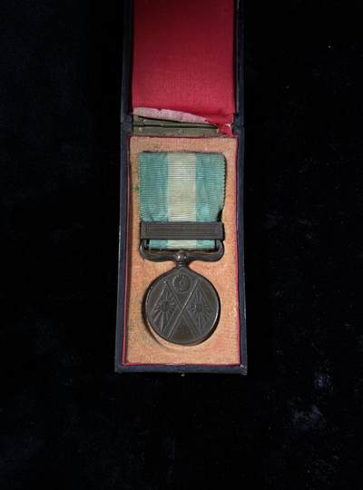 戎马世界章牌大赏第110期 - 勿忘国耻！日本甲午从军记章，盒子有损