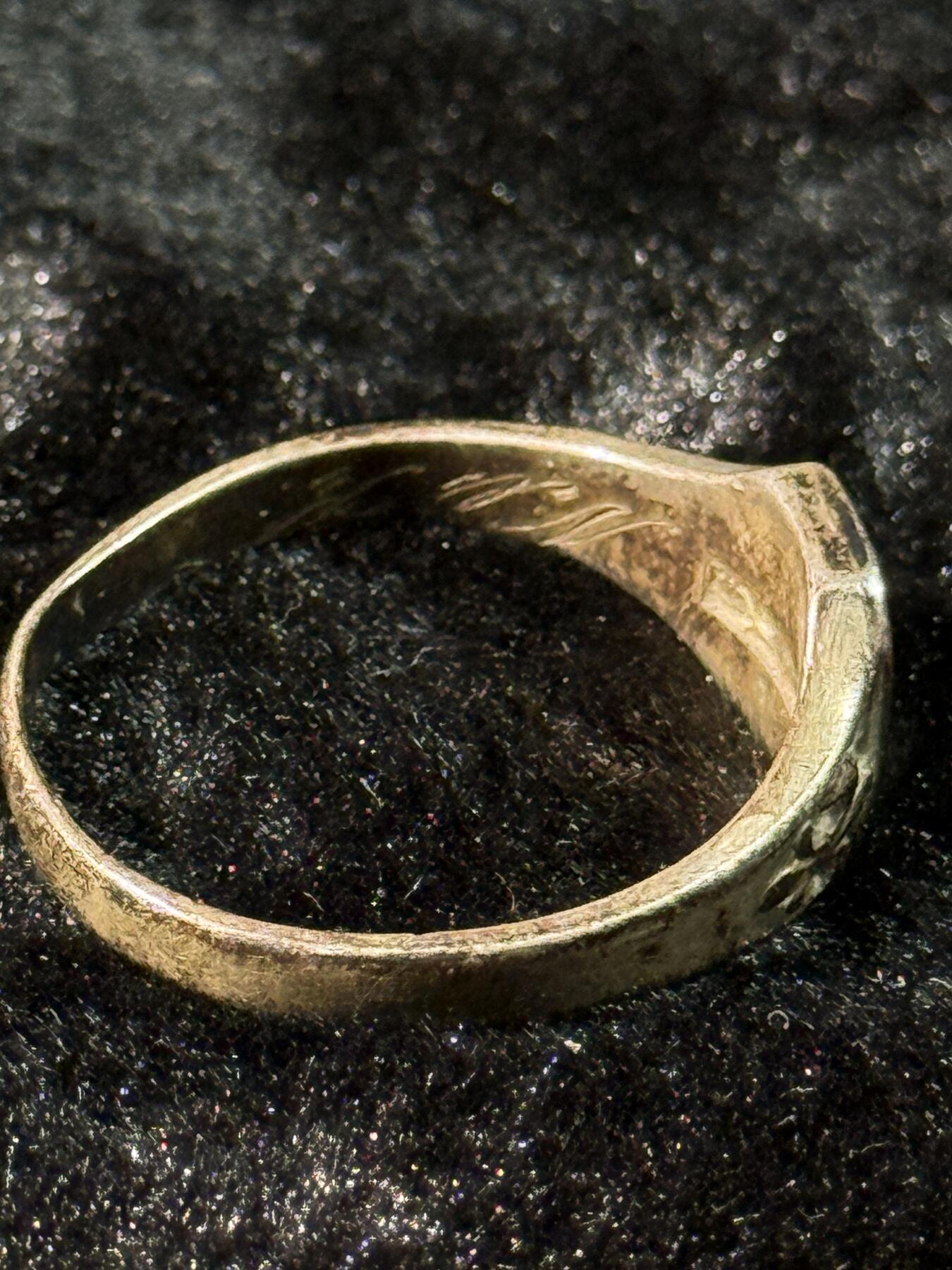 戎马世界章牌大赏第110期 芬兰学校毕业戒指，银制，珐琅有磕碰