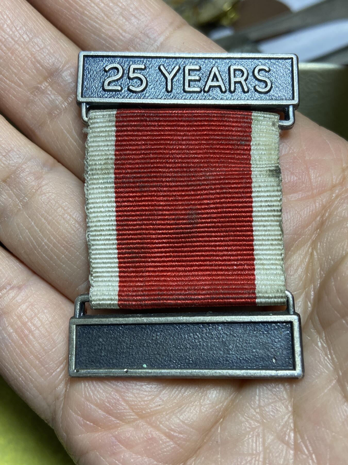 2026年第十五场(总第一百八十四场）外国好品散币场(免佣金) 25周年字样绶带