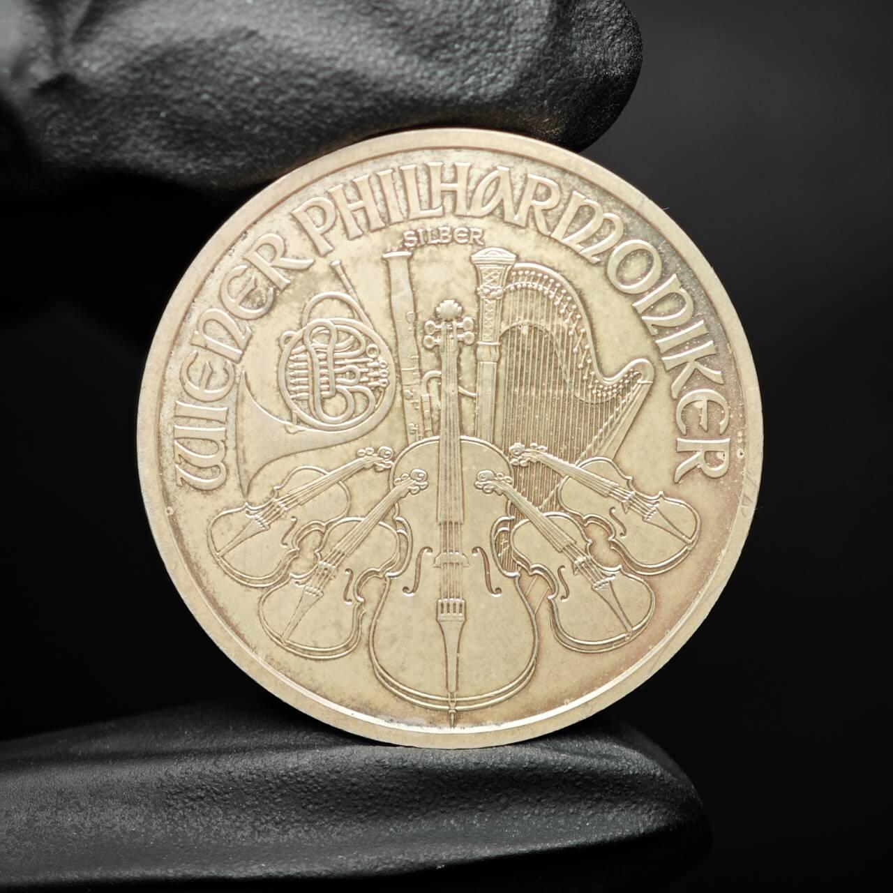 金瓯小拍第三期 古今币章 银价专场 奥地利爱乐银币2013年 重31.1克直径37mm 品相一般 通体白雾