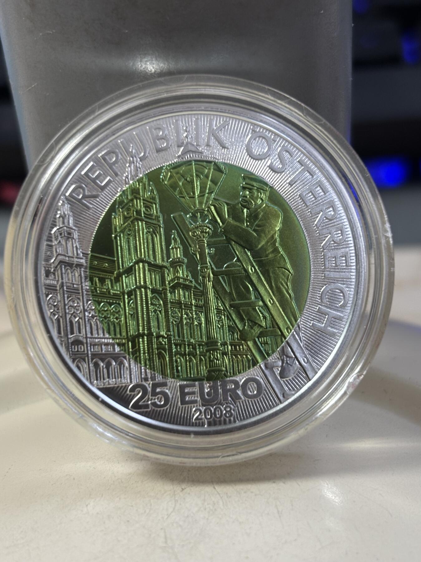 第189期拍卖 获奖奥地利2008年魅力之光铌银镶嵌双色纪念币，900银/998铌，10克/7.15克