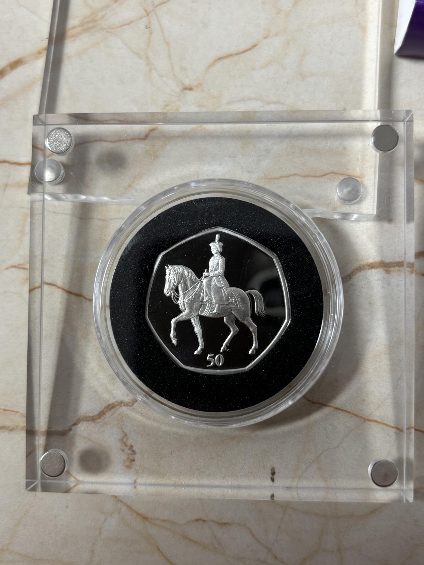 第189期拍卖 英属印度洋2021年伊丽莎白二世女王95岁生日银币，925银，8克，发行199枚