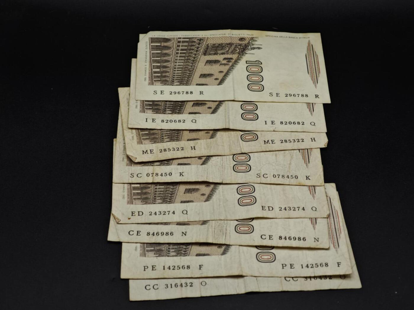 【淘币小摊】实时拍第八百五十四拍   无佣金福利纸币场   满百包邮可预留二周 每周一统一发货   意大利1000里拉纸币8张【有折】