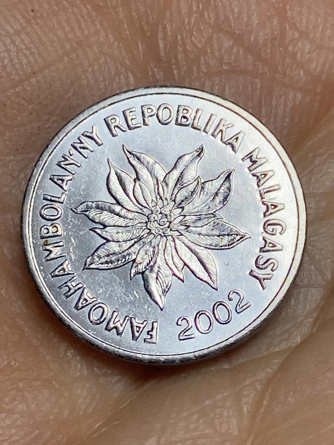 2026年第十五场(总第一百八十四场）外国好品散币场(免佣金) 马达加斯加🇲🇬2002年1法郎