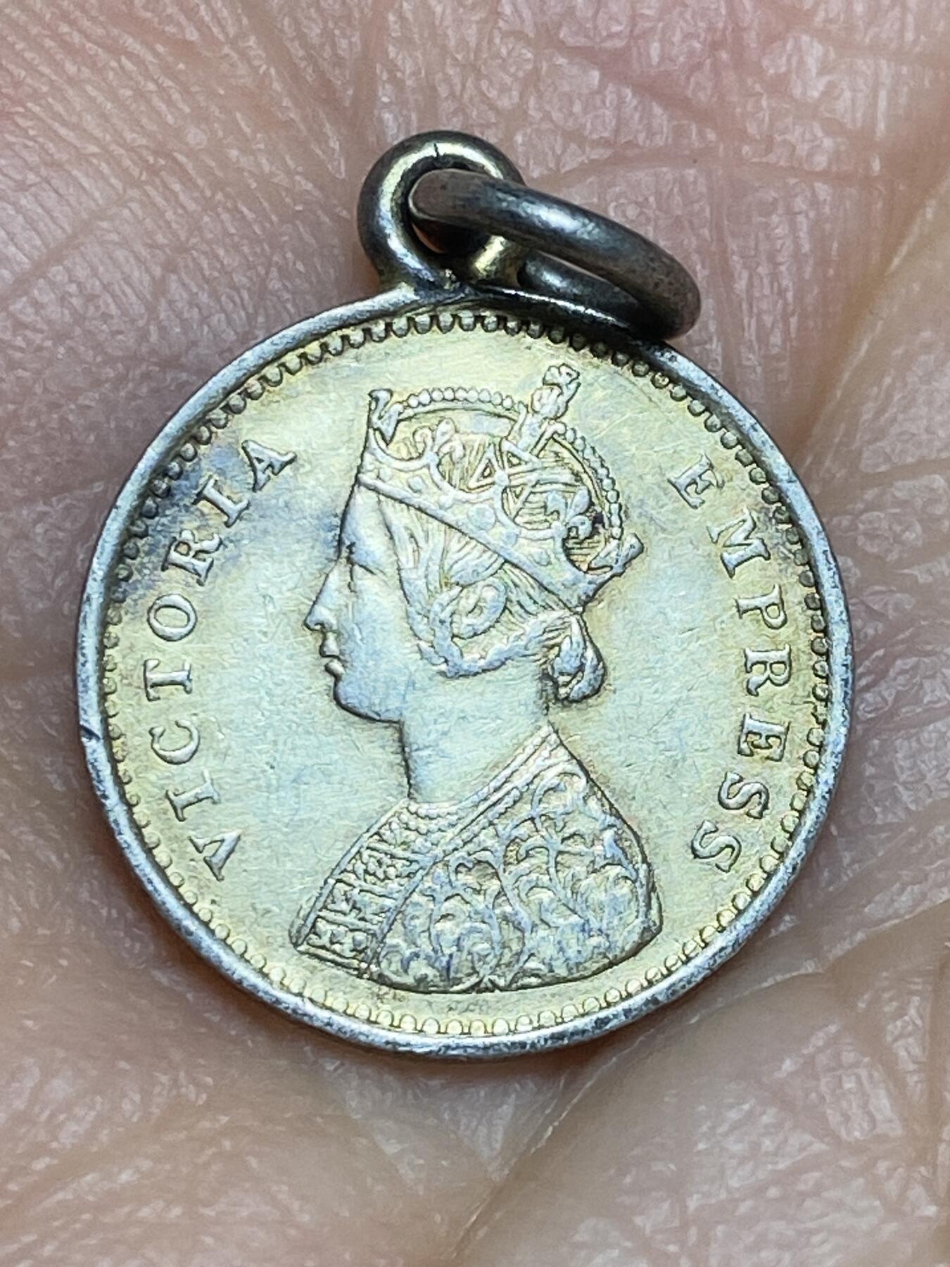 2026年第十五场(总第一百八十四场）外国好品散币场(免佣金) 鸽子重拍–好品焊环–英属印度1877年2安娜银币(维多利亚女王中年带冠，917高银)