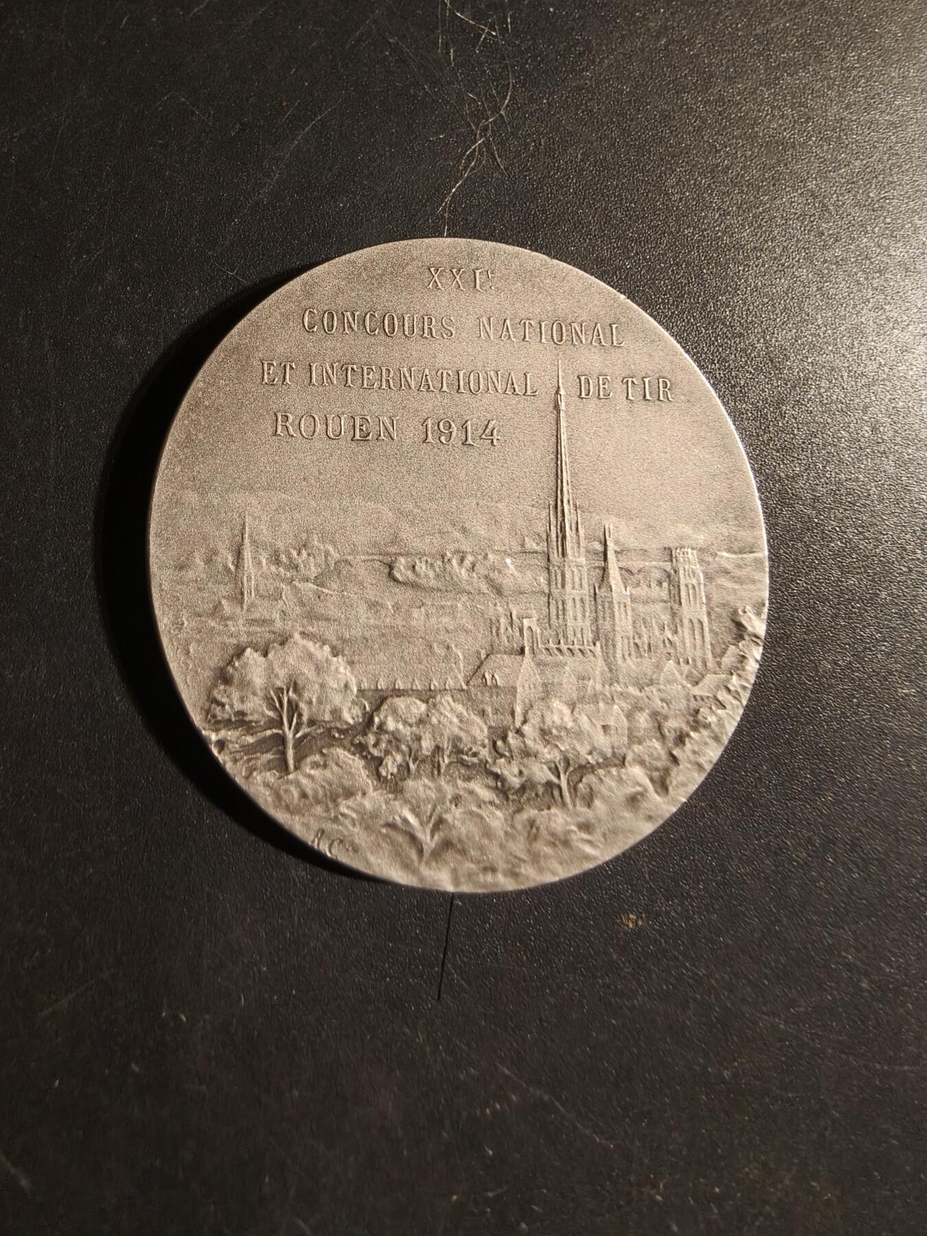 老王徽章第179期 法国1914年鲁昂国际射击竞赛大银章    原盒    950银     直径40mm    重量32.8g