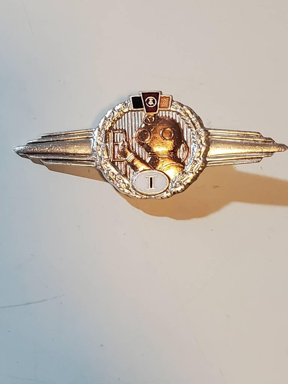 韵星假日拍卖第三十八期 -- Rimey Holidays Auction 38 民主德国60版本一级人民军潜水证章 早期版本 非常少见的特殊证章  转轮版