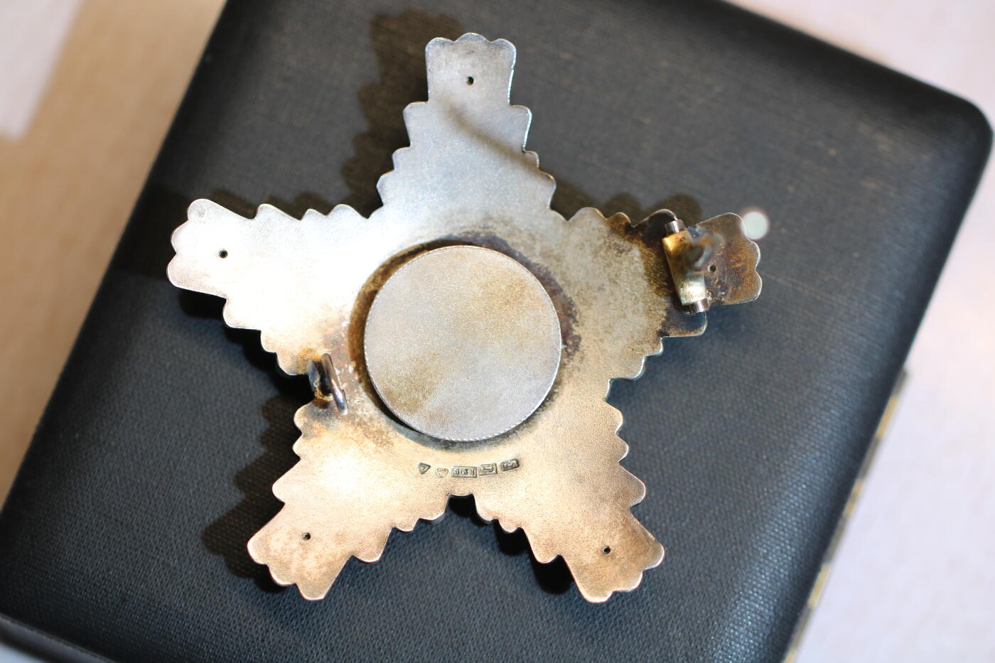 大猫徽章拍卖 第287期 芬兰大军官雄狮勋章，原盒，中间雄狮和别杆均为K金