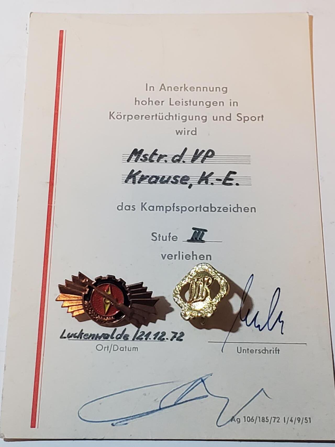 韵星假日拍卖第三十八期 -- Rimey Holidays Auction 38 民主德国三级体能证章证书+一级体能证章+三级射击证章 证书实发主管亲签