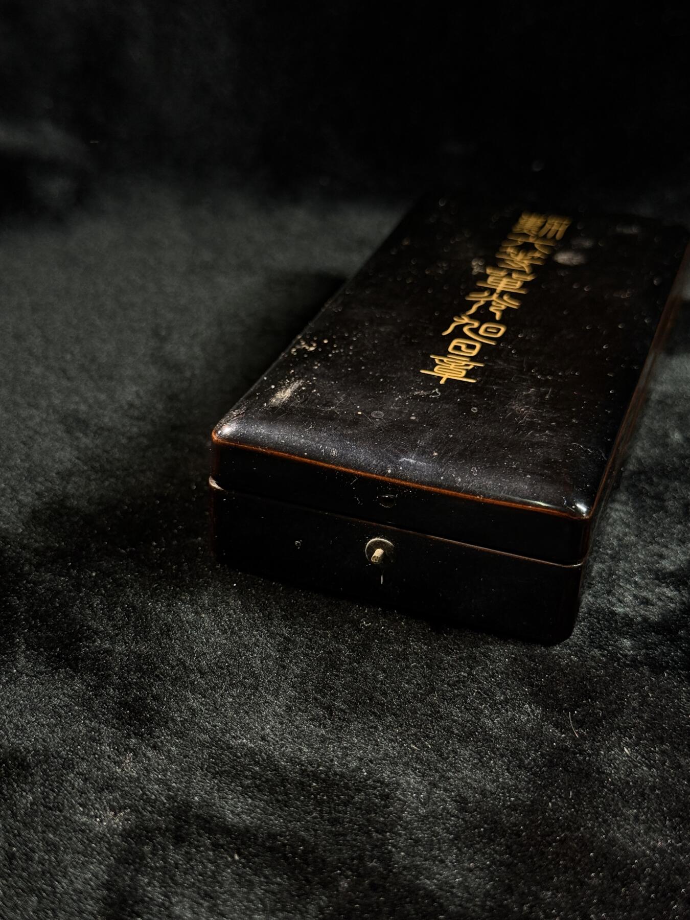 戎马世界章牌大赏第110期 日本勋六等旭日章，银制，盒子盒扣缺失，上挂缺少挂钩