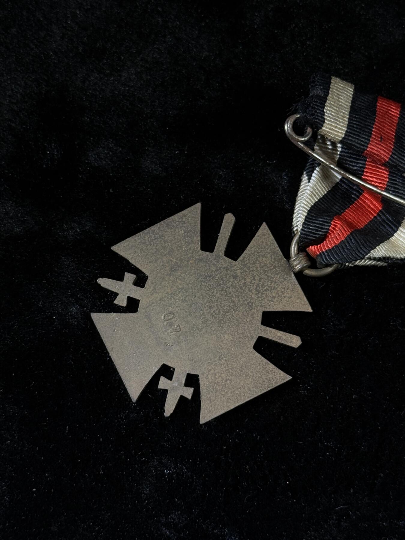 戎马世界章牌大赏第110期 德国一战兴登堡奖章